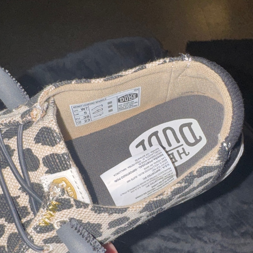 Hey Dude Women’s Tan and Black Moccasins - Picture 5 of 6